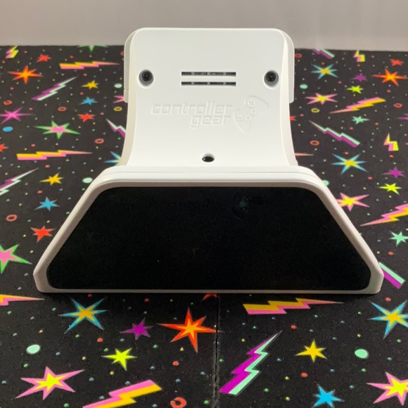 Controller Gear Robot White Xbox Charging Stand Dock.**Battery pack not included - Picture 4 of 7